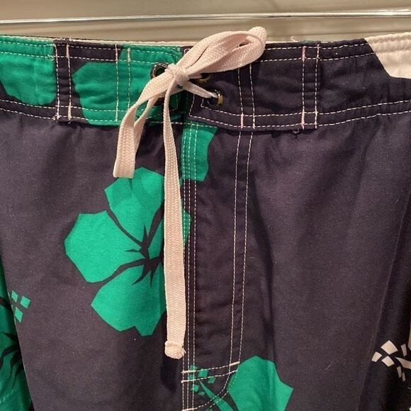 Urban Up Pipeline Swim trunks size Medium - Picture 2 of 8